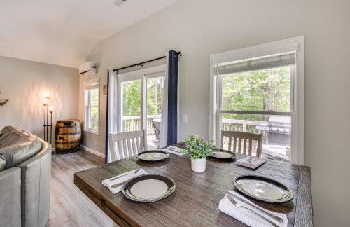 Waterfront Townville Home with Hot Tub and Dock! - Foto 7