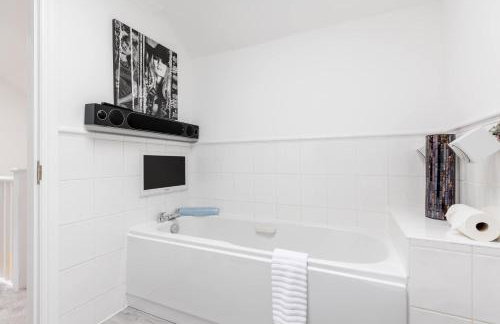 Magnolia House - Beautiful Townhouse in Old Town Poole - Photo 11