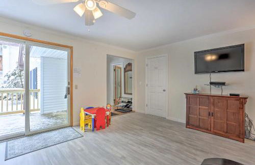 Large Greeley House with 2 Game Rooms and Yard! - Foto 5