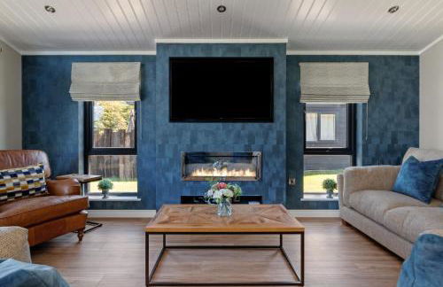 Dewin Bach - Luxury Lodge, Hot Tub, Close to Beach - Photo 3