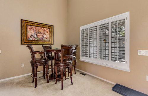 ACE - A Hole in One Right on the Golf Course Hot Tub Mt Views Pines - Foto 14