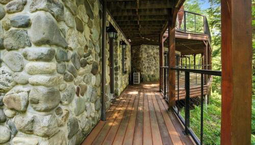Lakefront Log Home on Huge Lake in Private Cove - Foto 4
