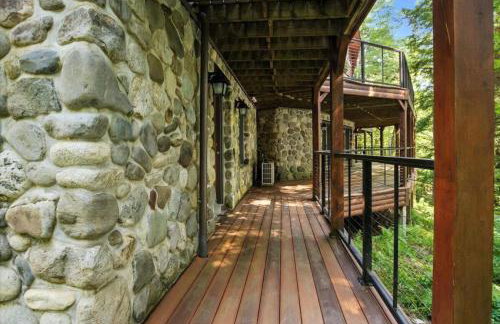 Lakefront Log Home on Huge Lake in Private Cove - Foto 4