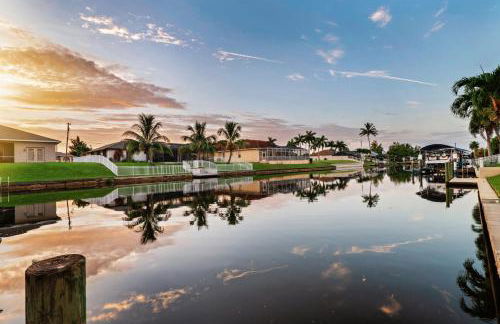 Pelican Paradise! Waterfront, BBQ, Heated Pool, King Bed, Luxury, Family Fun & More - Foto 30