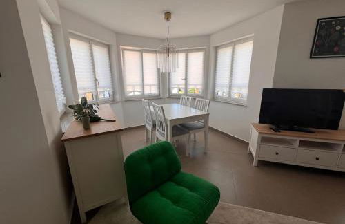 Großes Apartment 74m2 mit Balkon & Parkplatz - Steakhouse Esmeralda - Photo 6