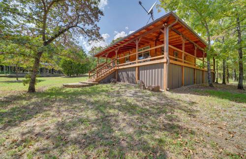 Clayton Cabin with Wraparound Deck Steps to Lake! - Foto 20