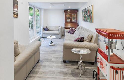 Spacious Fort Lauderdale HEATED Pool House, Grill and Beach 2.9 miles - Foto 26