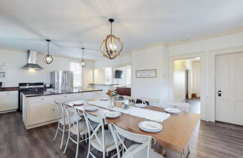 The Farmhouse at 1885-Where Past Meets Present - Foto 10