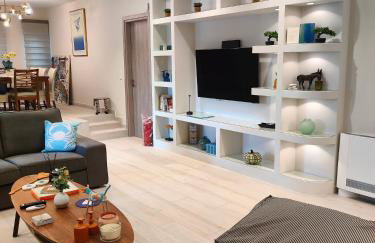 THALIA, luxury 3Br Home with Ensuite Bathrooms, just 3 minutes walk from the beach located in the prestigious Athenian Riviera - Foto 1