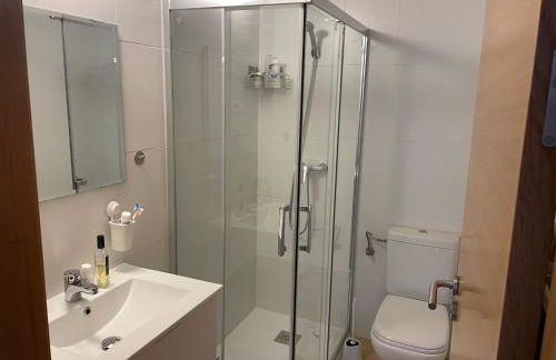 BEL APPARTEMENT REZ De CHAUSSEE AVEC DOUBLE TERRASSE FACE AU LAC ET AU GOLF - Foto 27