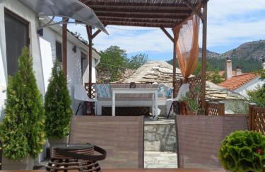 Panthea Residence - Photo 29