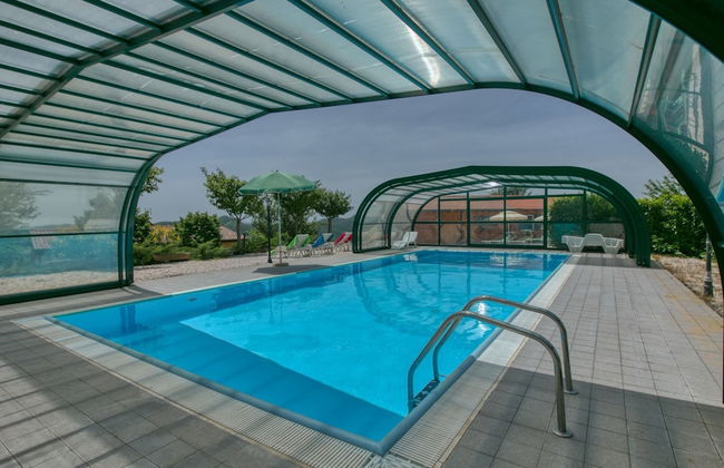 Cozy Farmhouse in Apecchio with Hot Tub - Foto 1