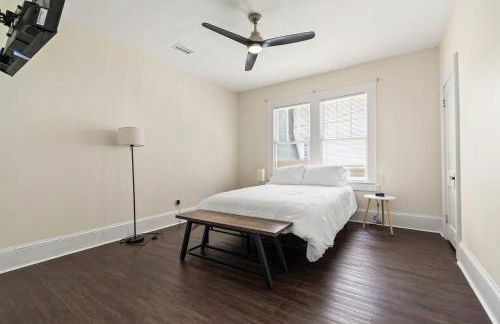 Modern Gem 2 Homes Rental Sleeps 10 - Foto 15