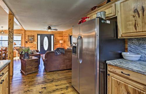 Serene Cabins with Decks and 8 Acres on Kiamichi River - Foto 8