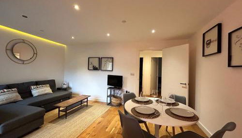 Modern 2BR East London Flat with Balcony near the tube - Foto 4
