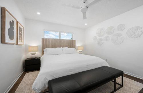 Bayside Hideaway! Private pool with water view and canal side dock! Available for Summer! - Foto 36