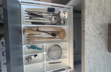 One bedroom with modern kitchen, balcony with water view - Foto 10