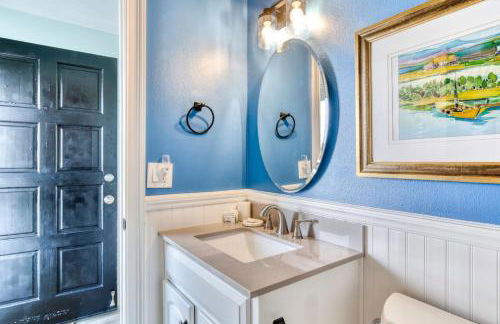 Oceanfront Elysium with a pool - Photo 23