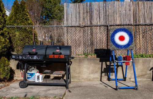 Luxe Highlands Home! King BR~Fire Pit~Yard Games - Foto 24