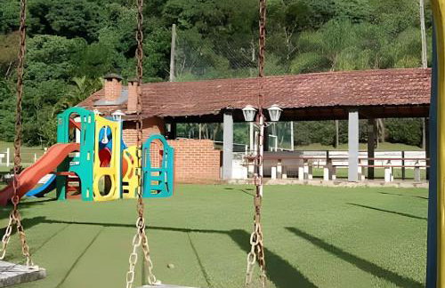 Espaçoso Flat com Varanda no Cavalinho Branco - Foto 19