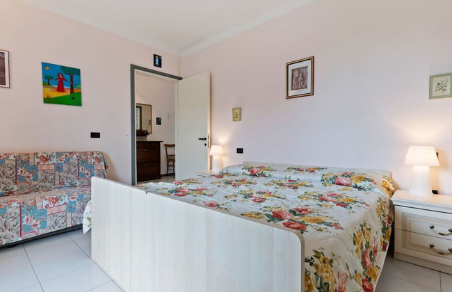 Vibrant Holiday Home in Lazise with Swimming Pool near Lake - Foto 2