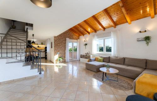 Beautiful Holiday Home "Villa Luka" - Foto 11