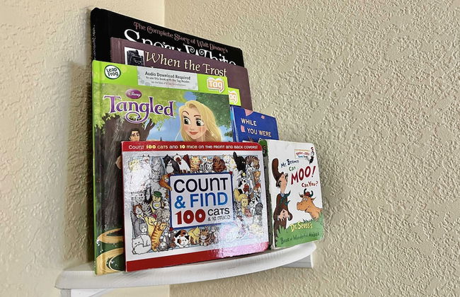 DT Reno - 4BR Home w Patio BBQ Grill Games Room - Foto 21