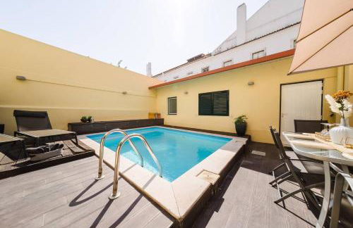 Chiado Gem Private Pool & Patio Retreat - Photo 48