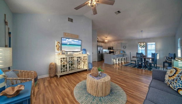 Private Pool, Large Yard, Game Room, Balcony South By Sunkissed by Avantstay - Foto 4, Interior