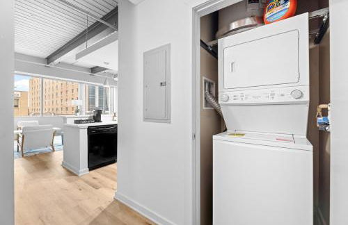 Spacious 2 BD Apt l Downtown Cleveland l Free Parking - Photo 21