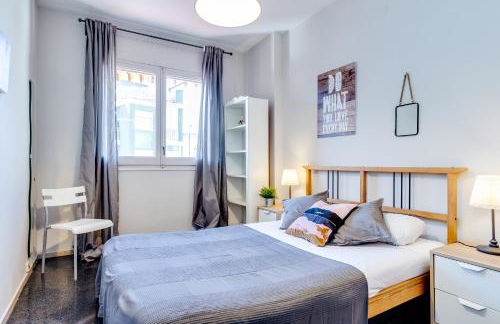 Spacious 4 Bedroom Apartment Fira BCN & Camp Nou - Foto 9