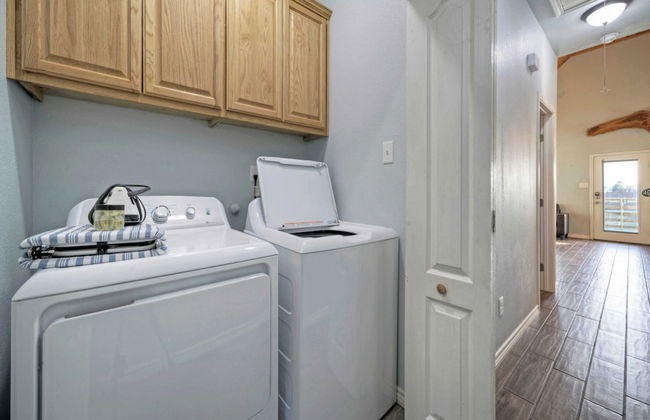 Group Getaway w/ Pool, Boat Dock 2 Homes Laguna Village Retreat by Avantstay - Foto 63