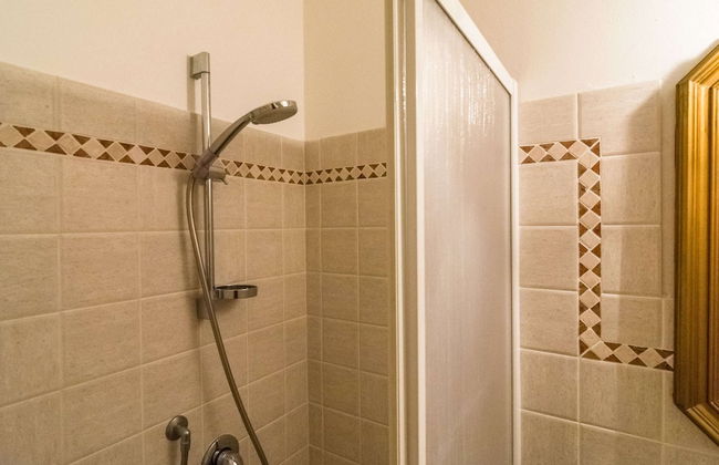 Holiday Home in Town Center with Pool, Garden, Hot Tub - Foto 12