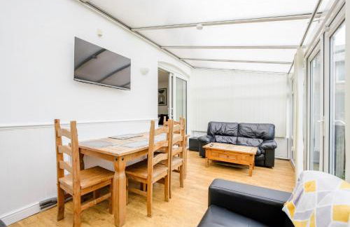 5-bedroom home in trendy Dibsbury area Manchester with parking - Foto 6