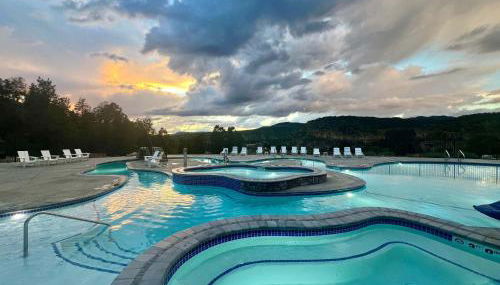 Yurt Overlook #09 with AC and Private Bath 2 Kings - Foto 2