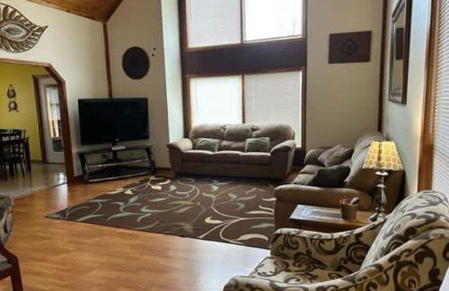 Luxury Cabin #21 With Hot Tub and Jacuzzi on Patoka Lake in Southern Indiana - Foto 6