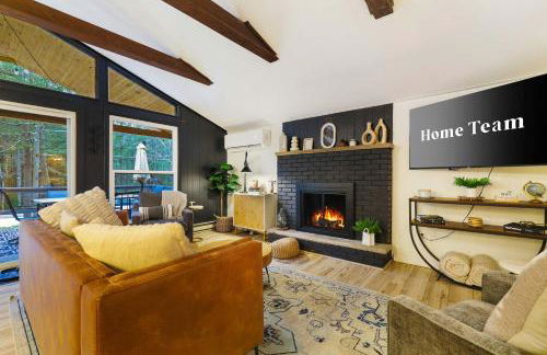 Evergreen Escape Hot Tub Firepit Resort Pool - Foto 7