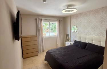 Gorgeous 2 bed Duquesa apartment, 2 pools, easy parking and 2 large balconies, 1 with stunning views - Foto 54