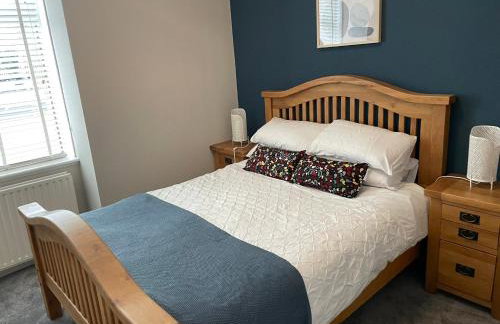 34 James St cosy 2 bedroom, ground floor apartment, garden - Foto 1