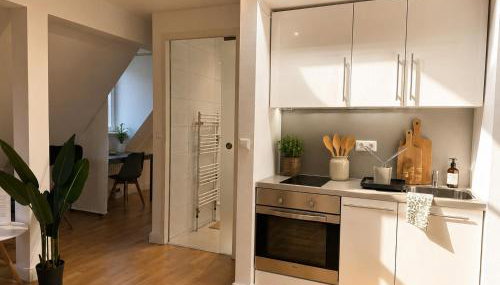BELLA - Business&Family Ap 16, 100m vom Konzerteingang Schloß, Parkplatz, SmartTV, Netflix, Waschmaschine, 24h Checkin, 46qm - Foto 4