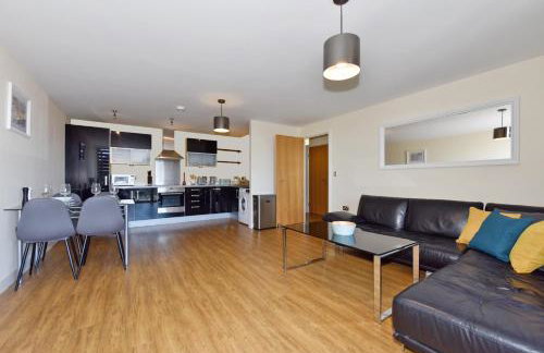 The Vizion serviced apartments from Pincott Properties - free parking, private balcony, and WiFi - Photo 31