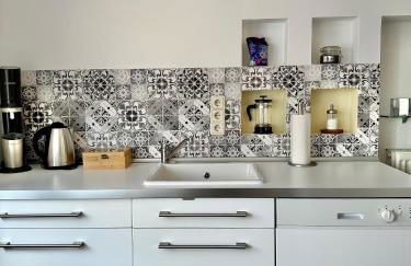 Schönes City-Apartment mit 2 Schlafzimmer, Parkplatz, ruhig und hell, D46-DG - Photo 8