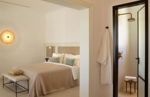 Bonzoe Suites & Villas - Photo 15