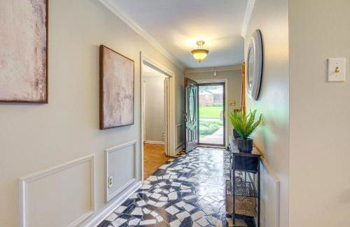 Walk to Graceland Spacious Memphis Home! - Foto 23