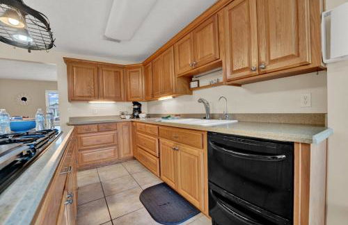 Luxury Bathroom Home with Game Room 25 Mins to PCB - Foto 16