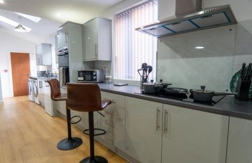 Heartland House, 7 Spacious Bedrooms Sleeps 4 plus, near NEC, JLR,BHX - Foto 15