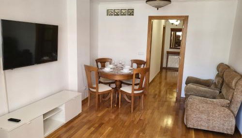 Piso céntrico 2 habitaciones a escasos metros de Maria Pita - Foto 2