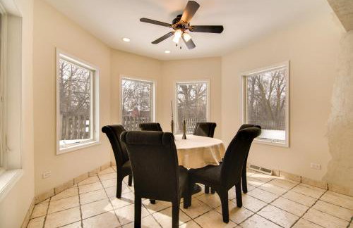 Hot Tub and Sauna Hoffman Estates Villa in Elgin! - Foto 12