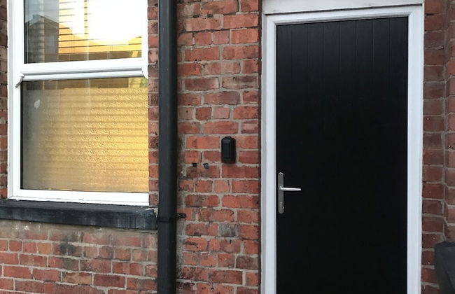 Contemporary 1 bed Studio for Comfy Stay in Wigan - Photo 17