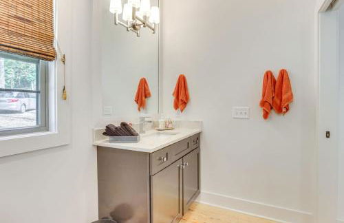 New 3BR Lakefront Home w Dock and Fishing Pond - Foto 18